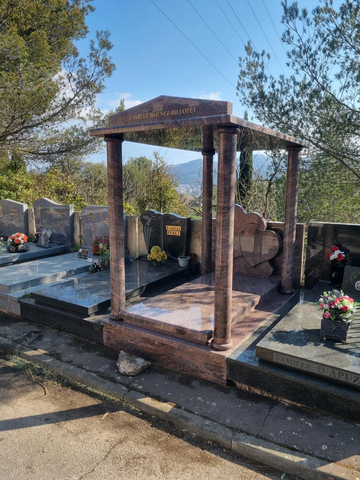 Monument familial en granit poli
